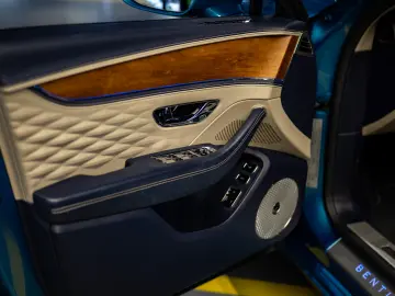 Bentley Flying Spur Azure Hybrid