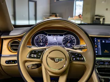 Bentley Flying Spur Azure Hybrid