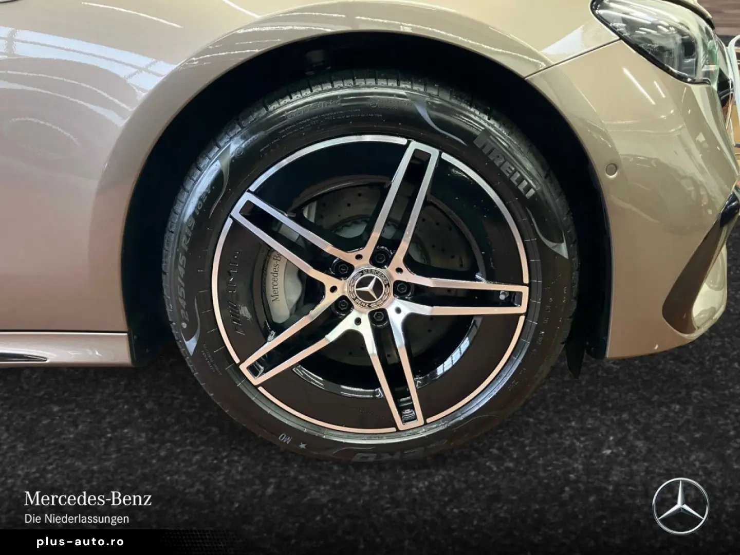 E 300 e AMG Advanced AHK NIGHT DISTR KEY 19  LED