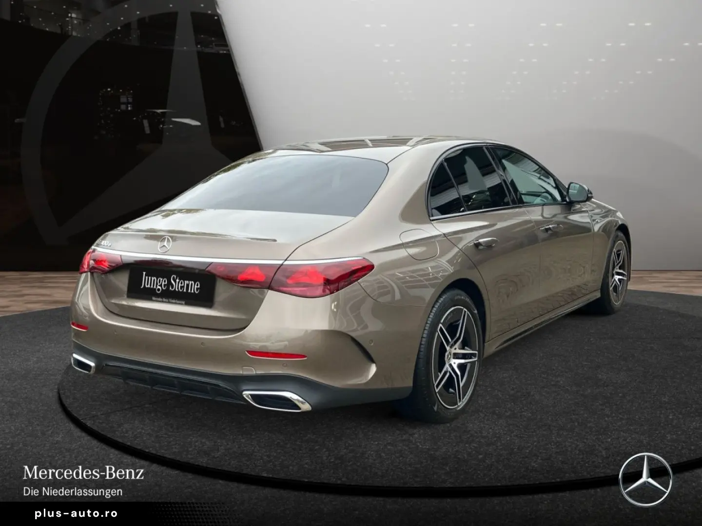 E 300 e AMG Advanced AHK NIGHT DISTR KEY 19  LED