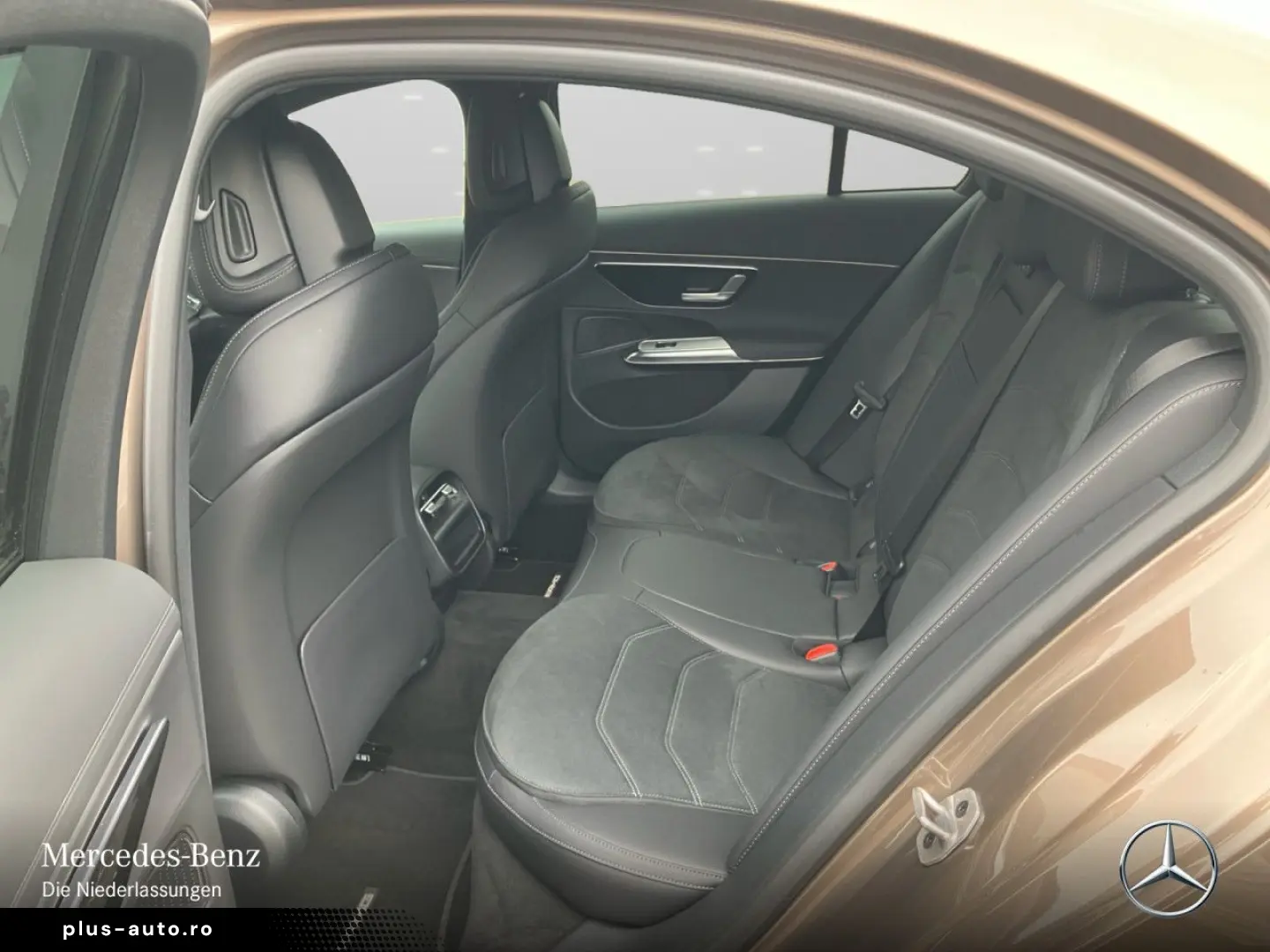 E 300 e AMG Advanced AHK NIGHT DISTR KEY 19  LED