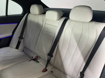 E 300 de 4M AMG DISTR KEY MEMO DIG.LIGHT 360  19