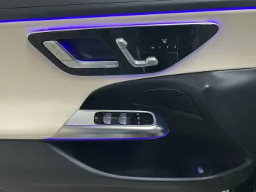 E 300 de 4M AMG DISTR KEY MEMO DIG.LIGHT 360  19