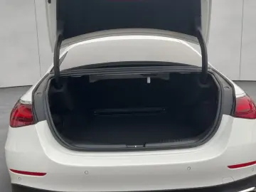 E 200 9G AMG NightP Pano HUD Burmester AHK