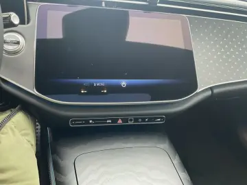 E 200 9G AMG NightP Pano HUD Burmester AHK