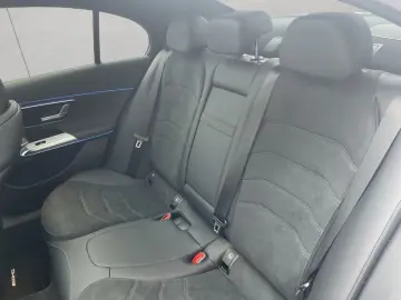 E 200 9G AMG NightP Pano HUD Burmester AHK