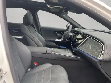 E 200 9G AMG NightP Pano HUD Burmester AHK