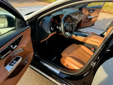 E 220 d 4Matic AMG Line Premium Plus VOLL 21 ALU