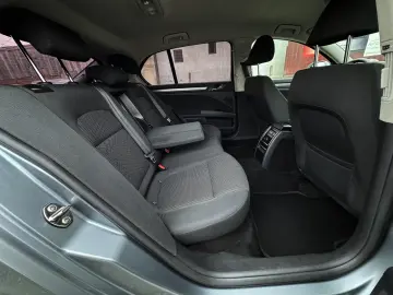 SKODA Superb 2.0 TDI DPF Elegance