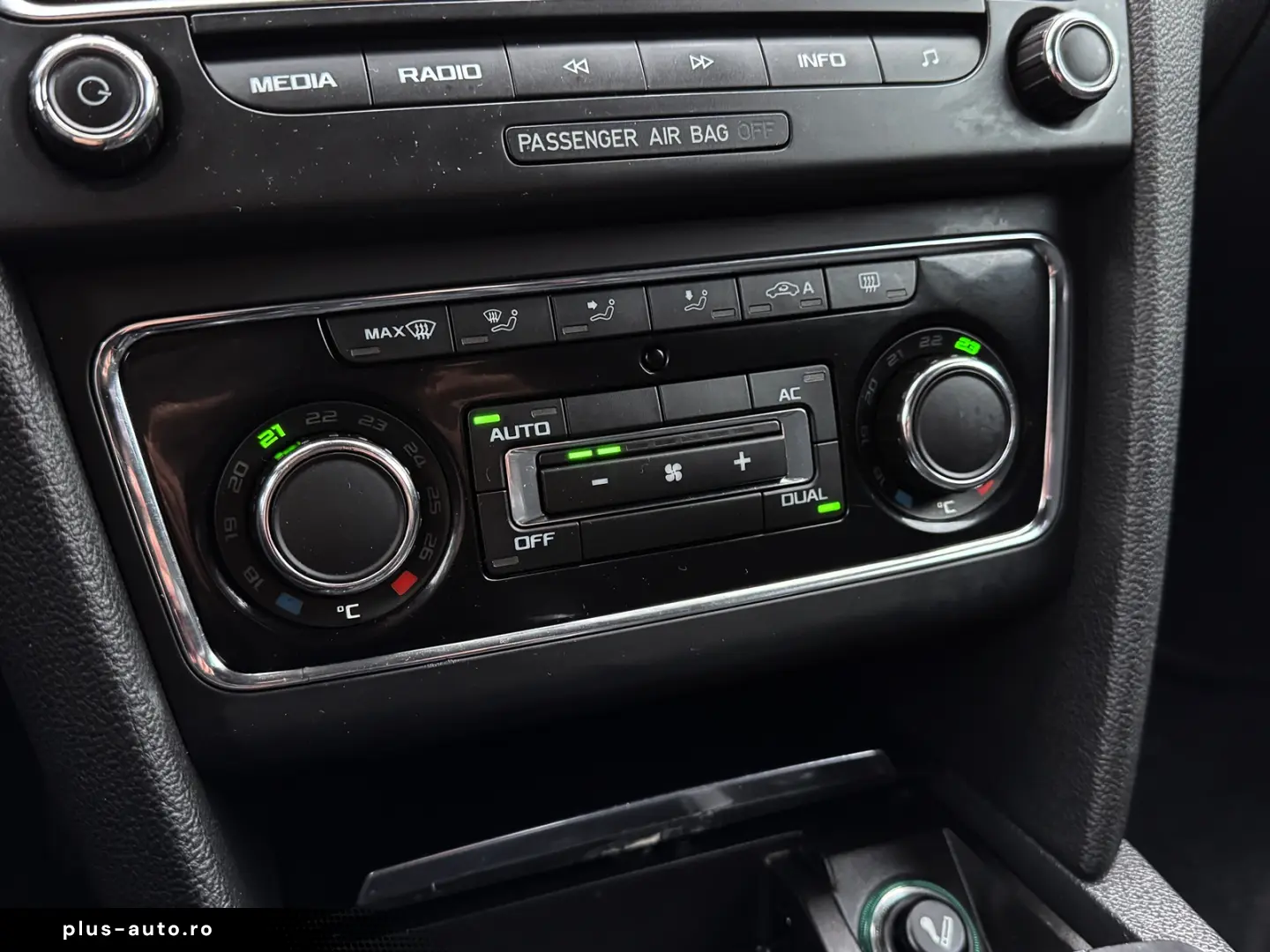 SKODA Superb 2.0 TDI DPF Elegance