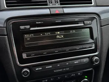 SKODA Superb 2.0 TDI DPF Elegance