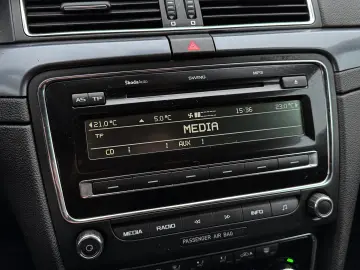 SKODA Superb 2.0 TDI DPF Elegance