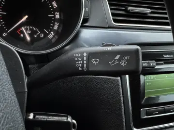 SKODA Superb 2.0 TDI DPF Elegance