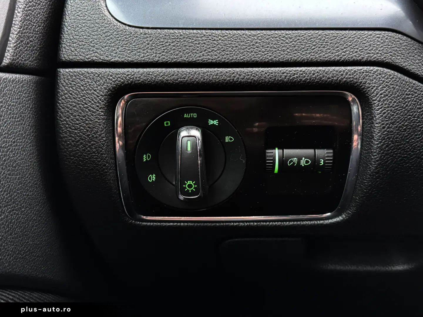 SKODA Superb 2.0 TDI DPF Elegance