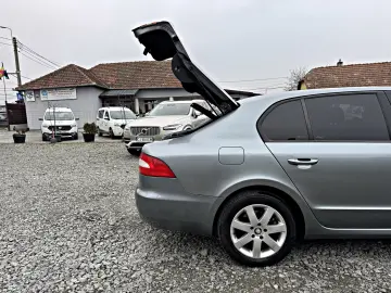 SKODA Superb 2.0 TDI DPF Elegance