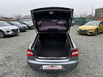 SKODA Superb 2.0 TDI DPF Elegance