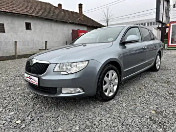 SKODA Superb 2.0 TDI DPF Elegance