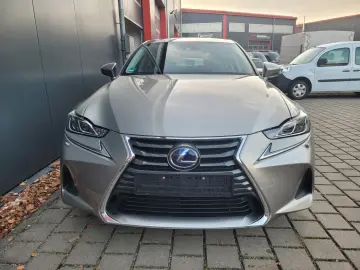 IS 300h Hybrid Inspektion-HU Neu