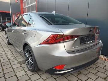 IS 300h Hybrid Inspektion-HU Neu