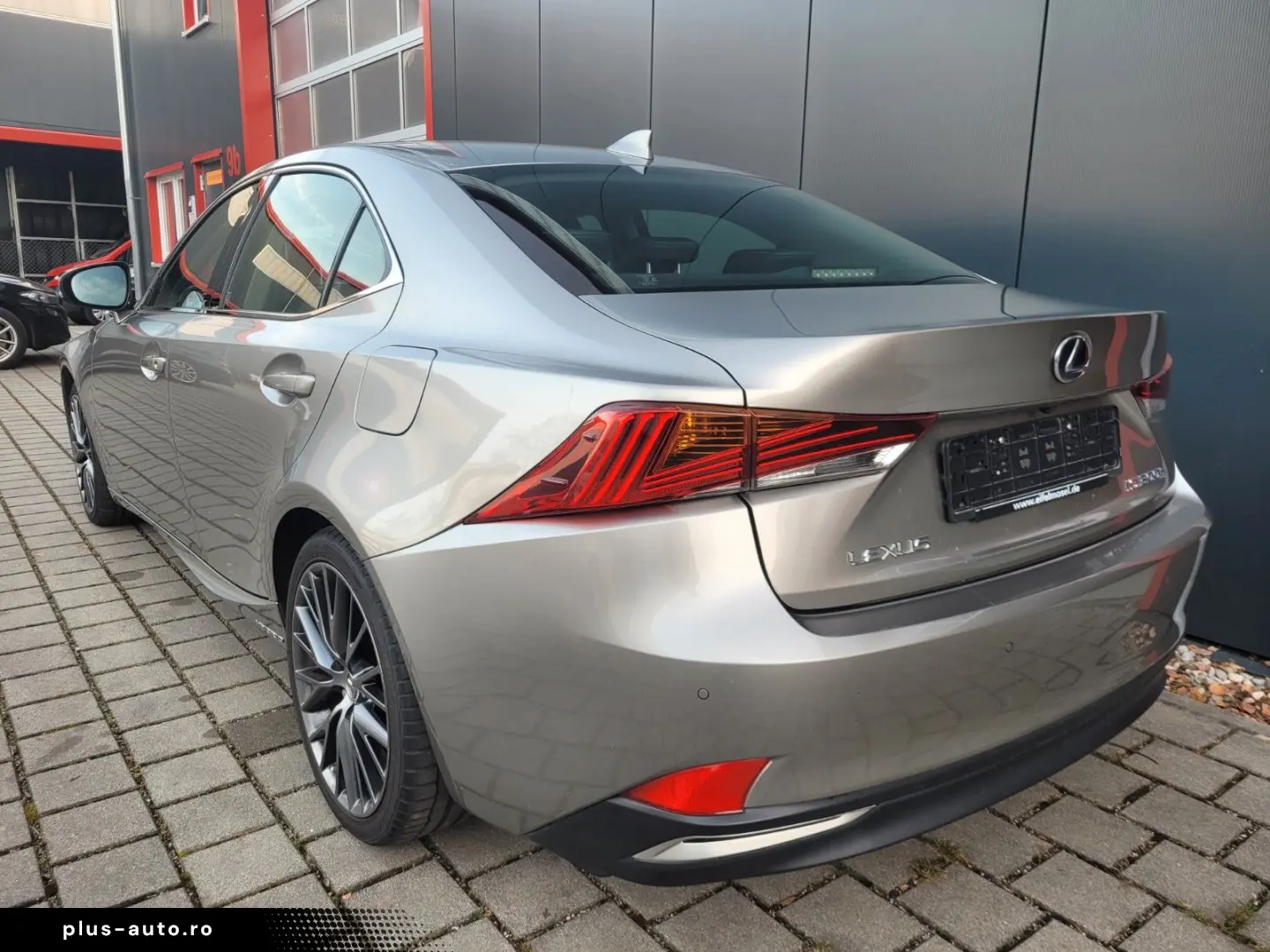 IS 300h Hybrid Inspektion-HU Neu