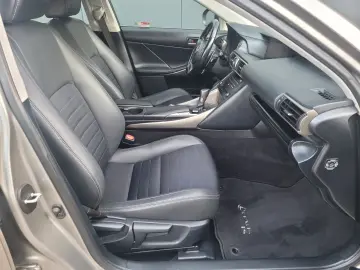 IS 300h Hybrid Inspektion-HU Neu