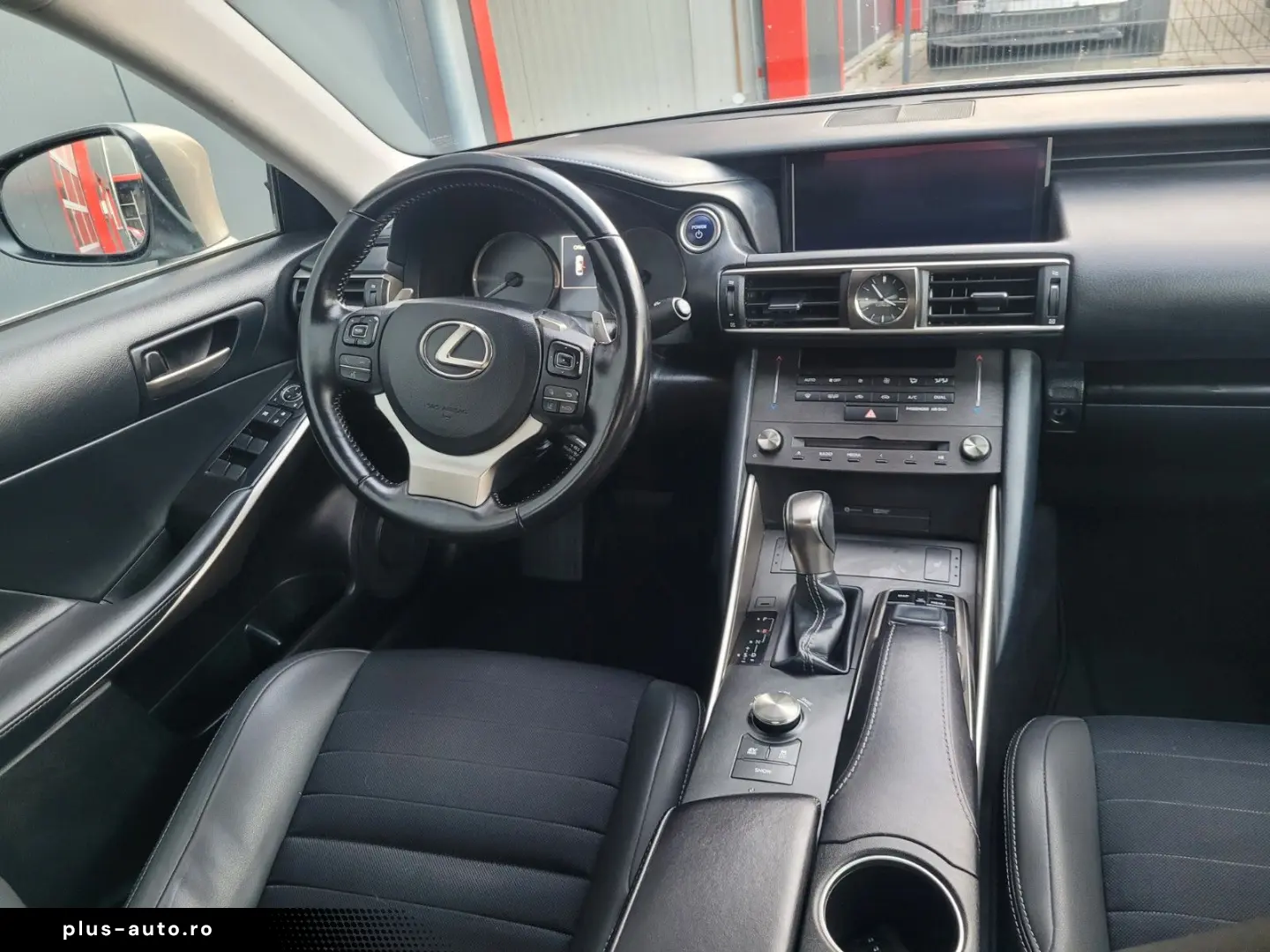 IS 300h Hybrid Inspektion-HU Neu