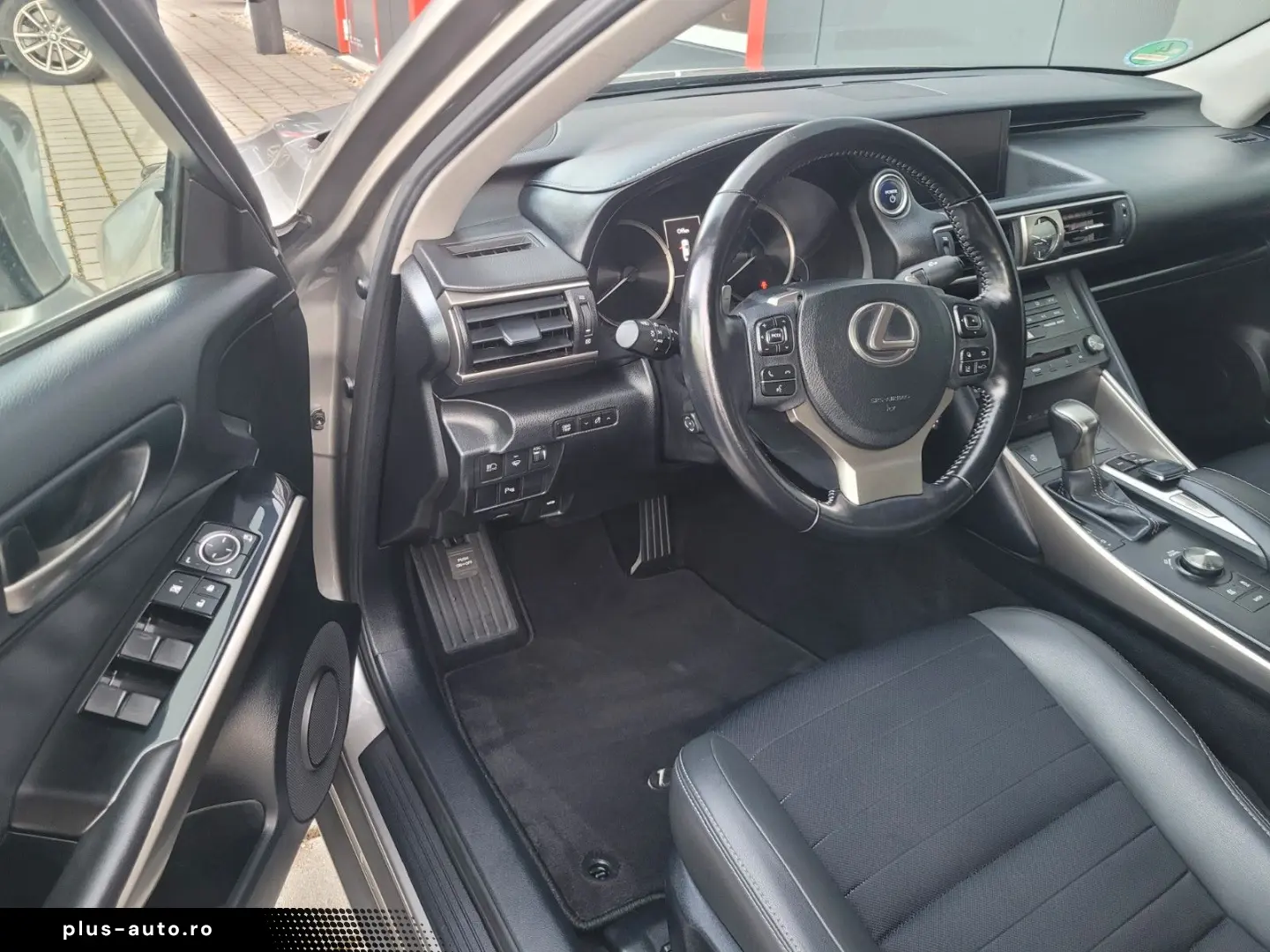 IS 300h Hybrid Inspektion-HU Neu