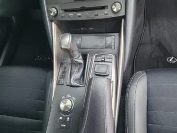 IS 300h Hybrid Inspektion-HU Neu