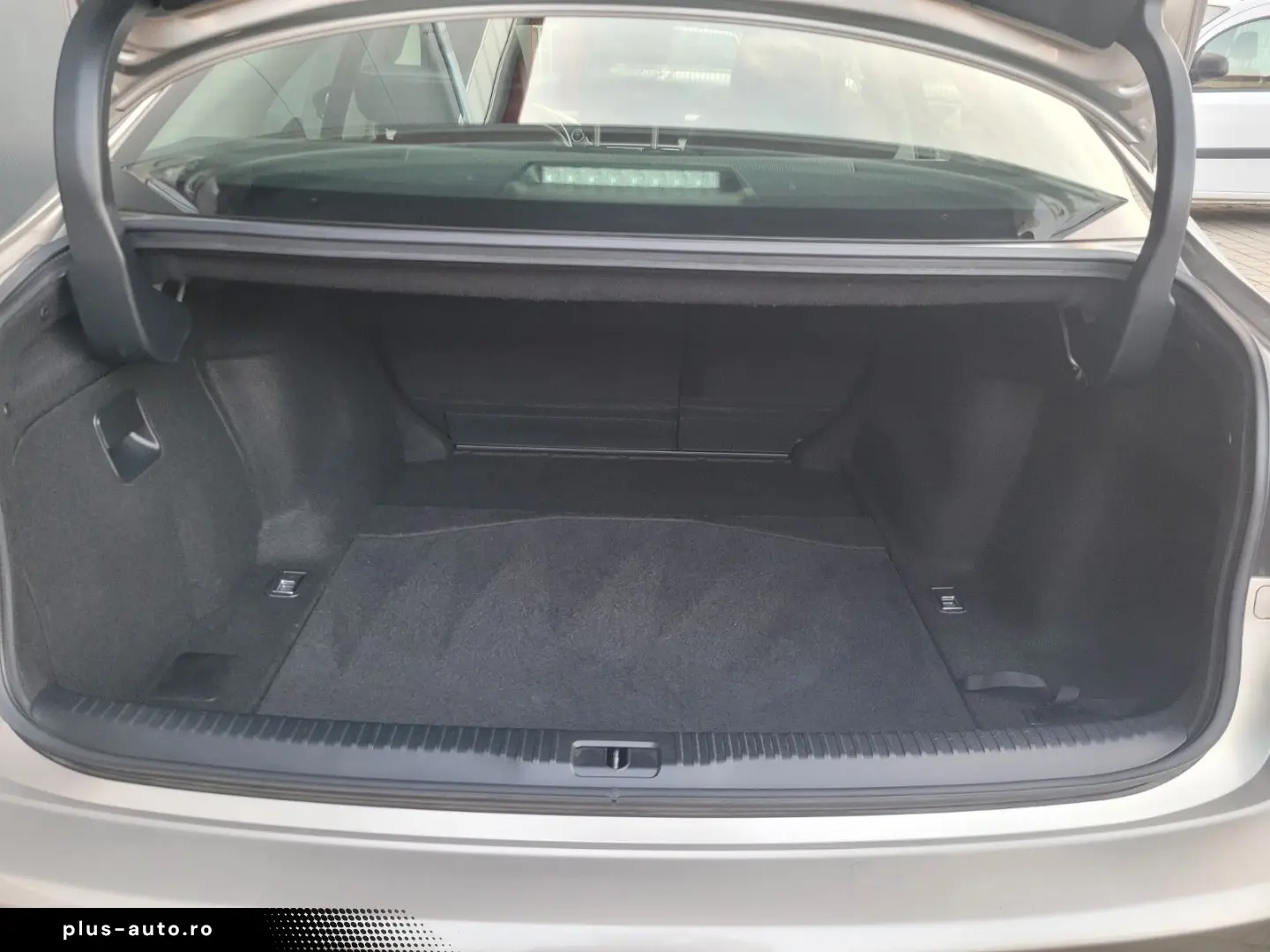 IS 300h Hybrid Inspektion-HU Neu