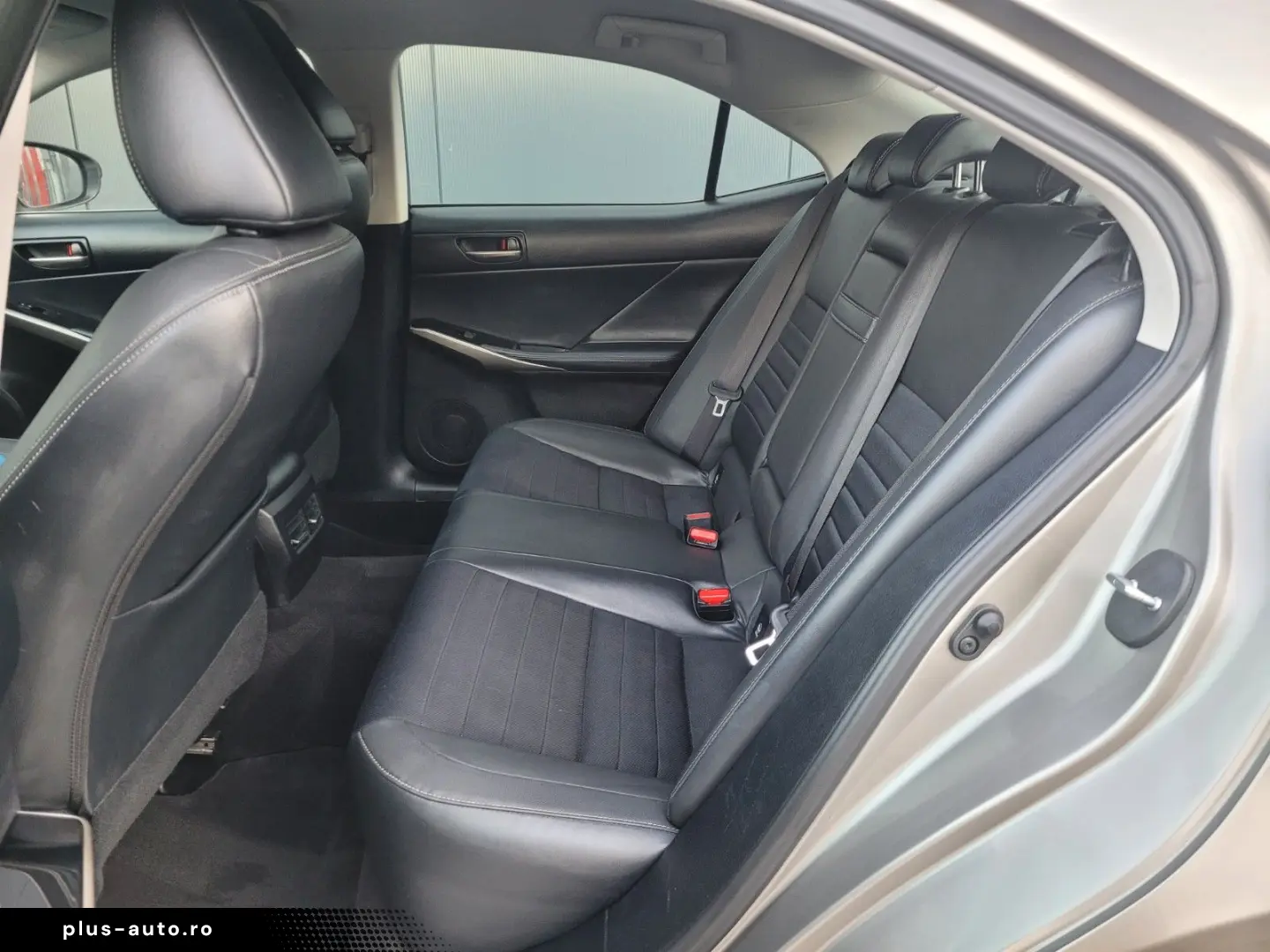 IS 300h Hybrid Inspektion-HU Neu