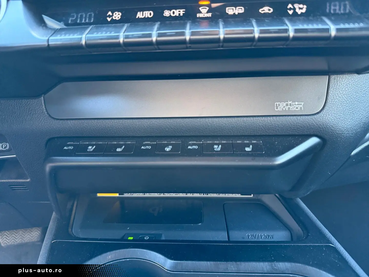 UX 300 e Mark and Livingston