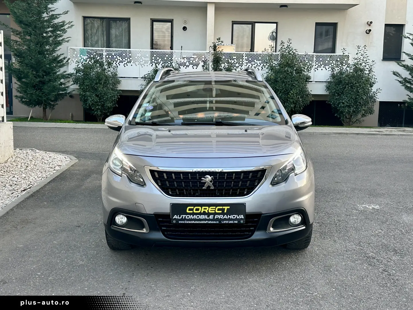 Peugeot 2008  navigatie  136.000 km  garantie  rate