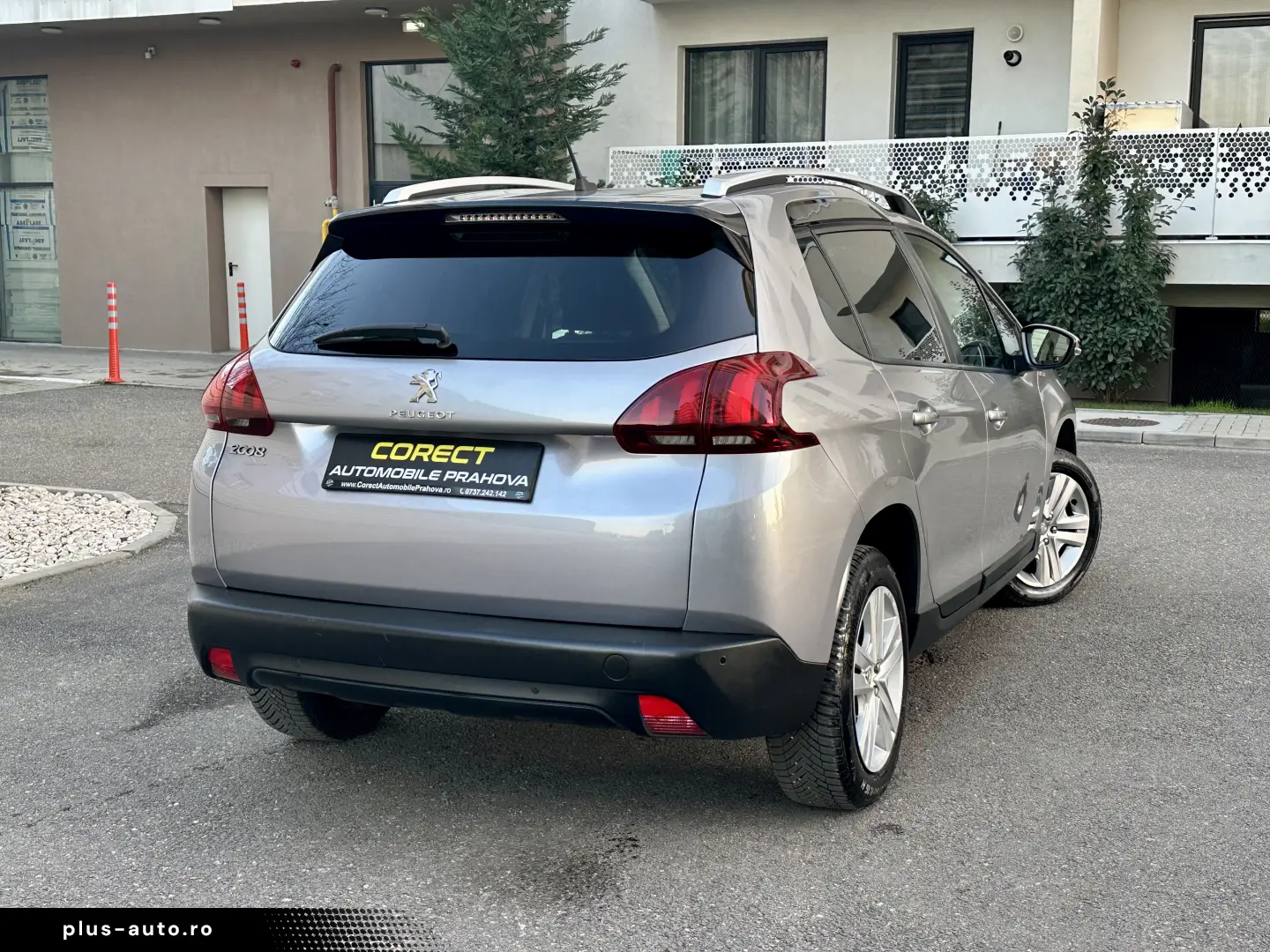 Peugeot 2008  navigatie  136.000 km  garantie  rate