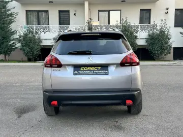 Peugeot 2008  navigatie  136.000 km  garantie  rate