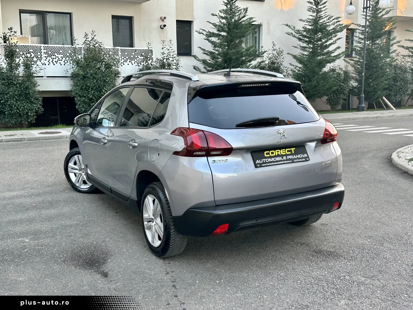 Peugeot 2008  navigatie  136.000 km  garantie  rate