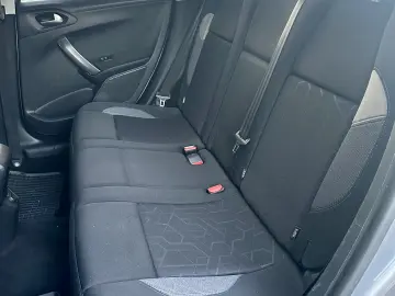 Peugeot 2008  navigatie  136.000 km  garantie  rate