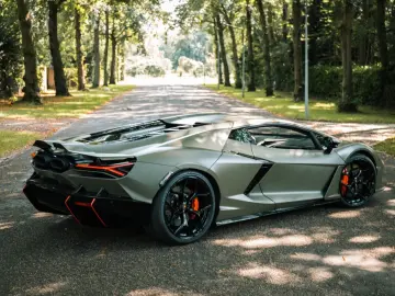 Revuelto 6.5 V12 HPEV