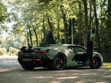 Revuelto 6.5 V12 HPEV