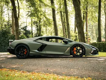 Revuelto 6.5 V12 HPEV