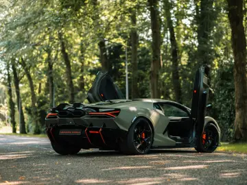 Revuelto 6.5 V12 HPEV