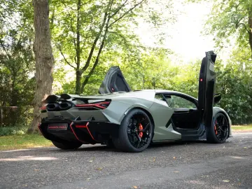 Revuelto 6.5 V12 HPEV