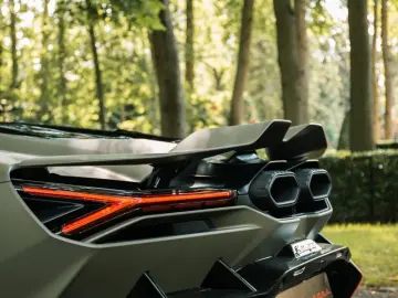 Revuelto 6.5 V12 HPEV