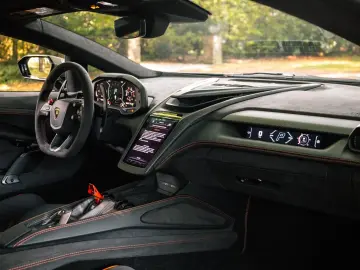 Revuelto 6.5 V12 HPEV