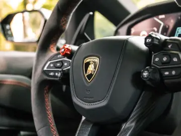 Revuelto 6.5 V12 HPEV