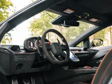 Revuelto 6.5 V12 HPEV