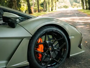 Revuelto 6.5 V12 HPEV