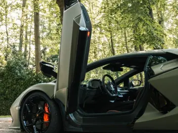 Revuelto 6.5 V12 HPEV