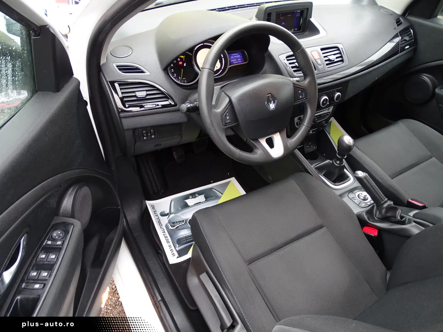 RENAULT MEGANE 1.6 MPI TOM TOM EDITION 2011