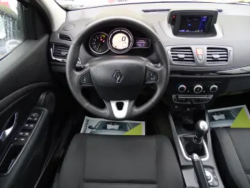 RENAULT MEGANE 1.6 MPI TOM TOM EDITION 2011