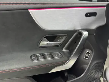 MERCEDES CLA 250e PLUG-IN HYBRID AMG LINE